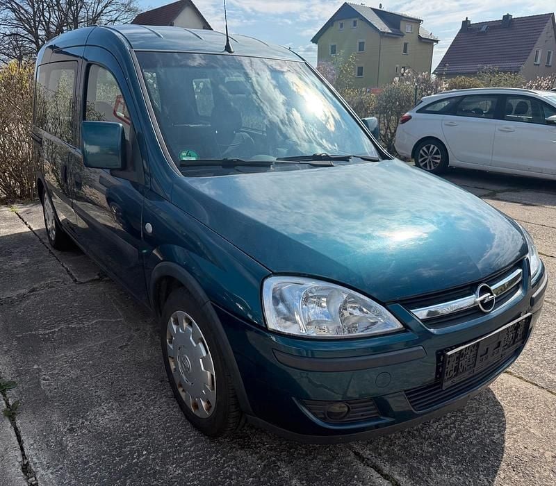 Second-hand Opel Combo 93 CP (68 kW) 2009 Verde Monovolum