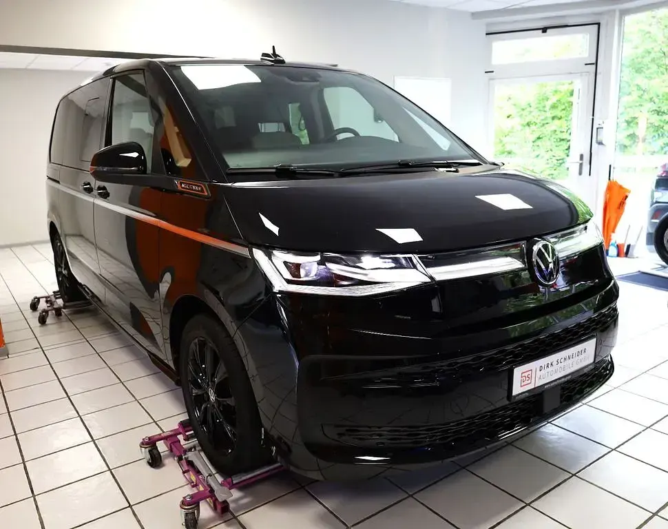 Gebraucht VW T7 Style 150 PS (110 kW) 2024 Schwarz Van