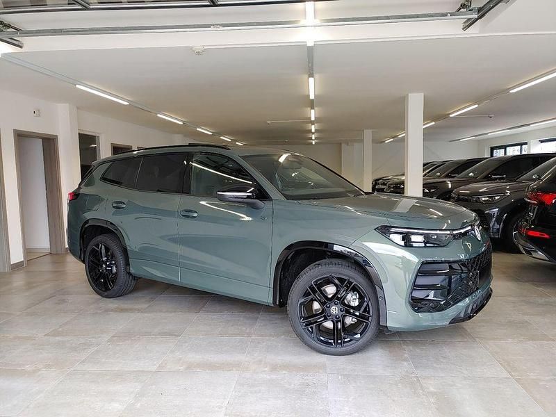 Neu VW Tayron Style 150 PS (110 kW) 2026 Cipressinogreenmetallic SUV