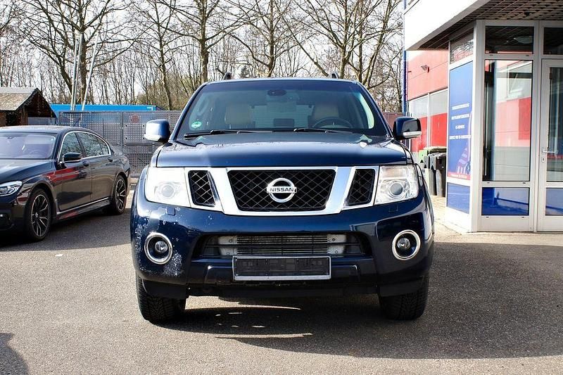 Second-hand Nissan Pathfinder 231 CP (169 kW) 2010 Albastru SUV