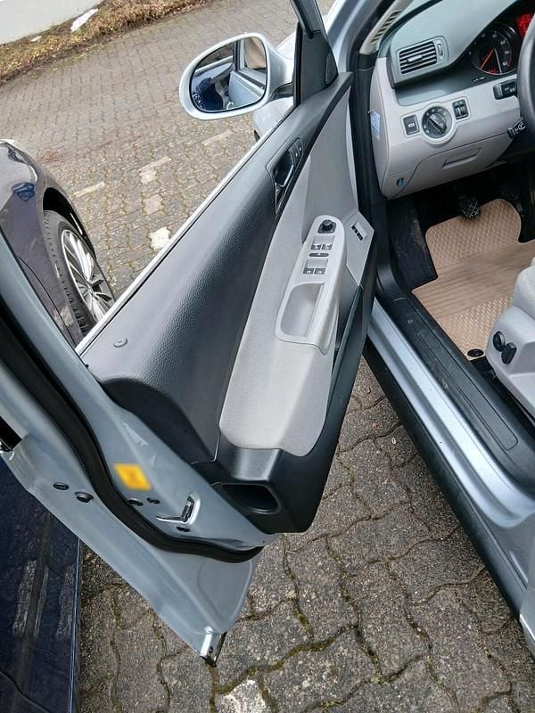 Usata VW Passat 116 CV (85 kW) 2006 Argento Berlina