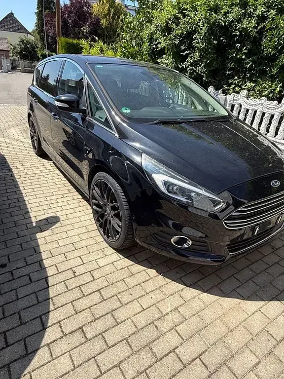 Gebraucht Ford S-MAX Titanium 179 PS (131 kW) 2016 Schwarz Van / Kleinbus