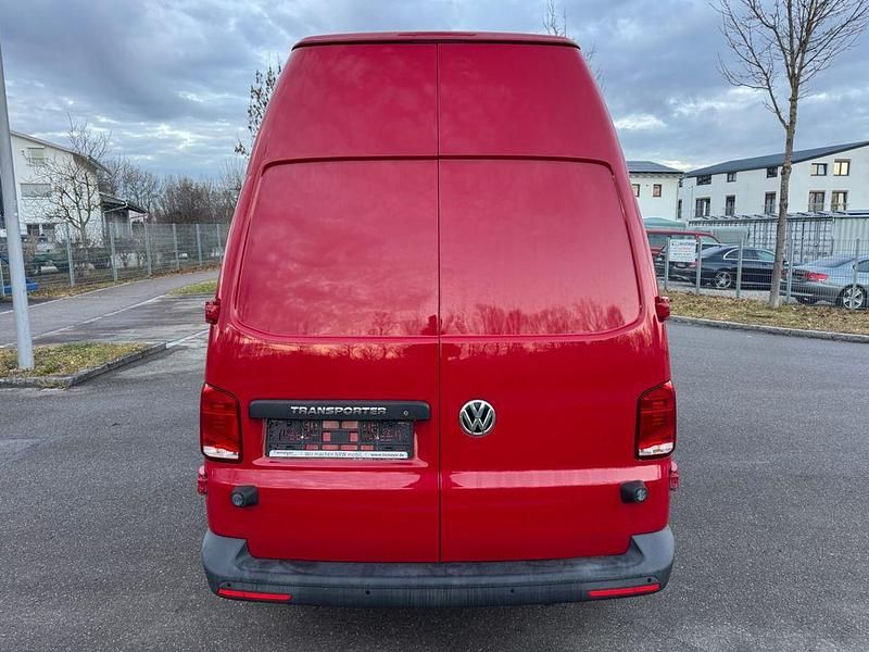 Gebraucht VW Transporter 150 PS (110 kW) 2020 Kirschrot Van