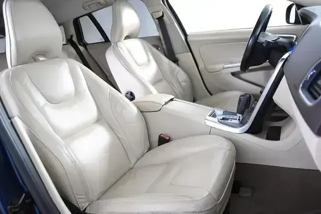 Gebraucht Volvo V60 Ocean Race 163 PS (119 kW) 2012 Blau Kombi