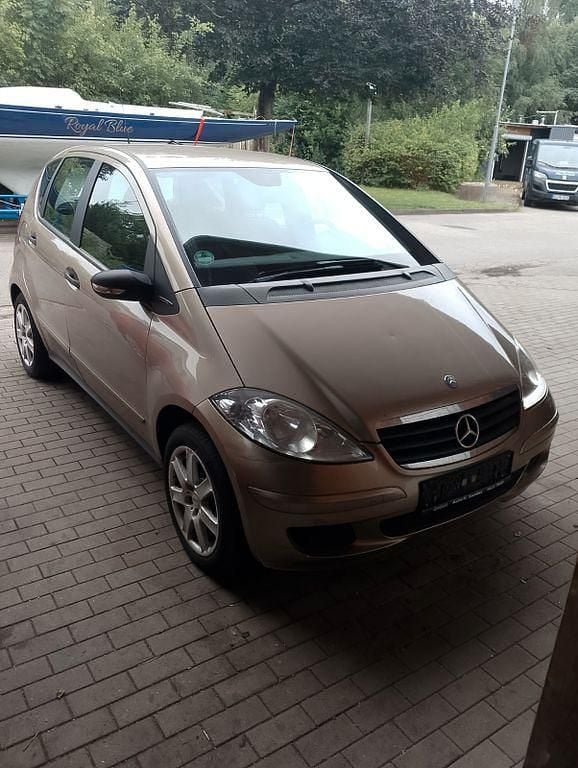 Gold Gebraucht 2005 Mercedes A150 Classic Van / Kleinbus | 2.850 € - Bild 1/4