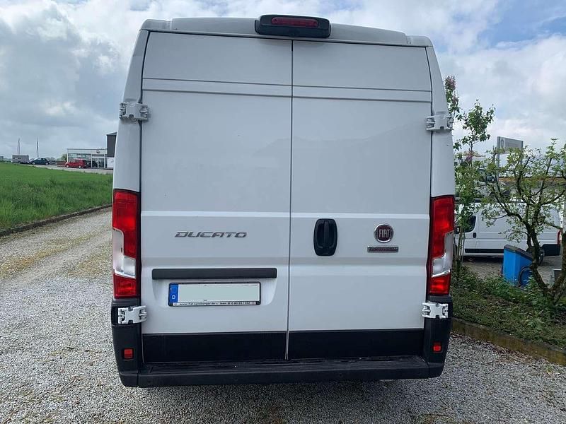 Gebraucht Fiat Ducato 140 PS (102 kW) 2023 Weiß Van