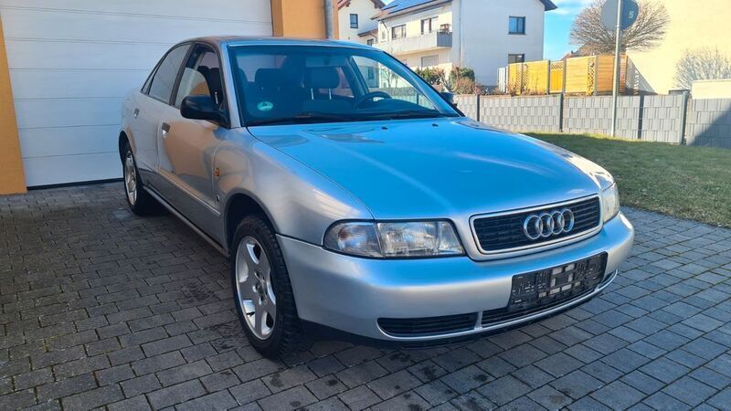 Silber Gebraucht 1996 Audi A4 Limousine | 1.199 € (Fairer Preis) - Bild 1/4