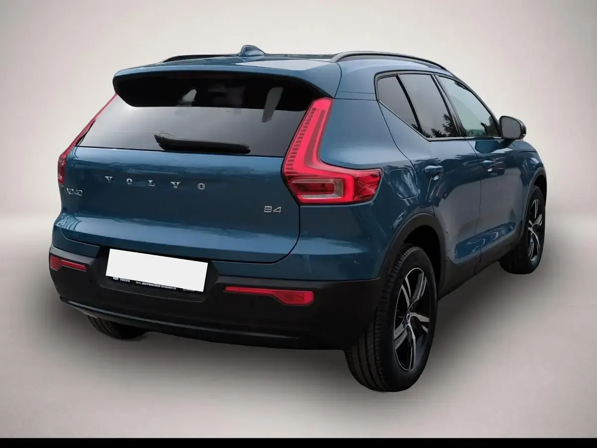 Gebraucht Volvo XC40 Plus 197 PS (144 kW) 2025 Manufacturer SUV