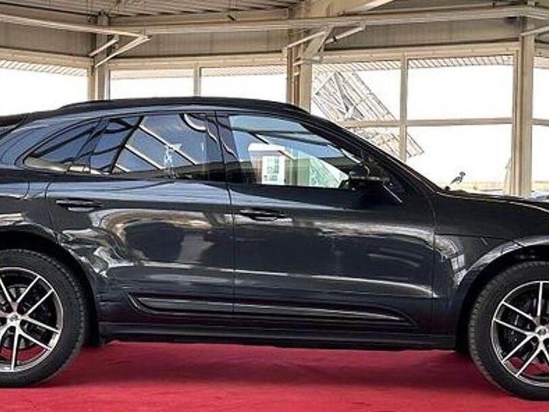 Gebraucht Porsche Macan 265 PS (194 kW) 2023 Vulkangraumetallic SUV