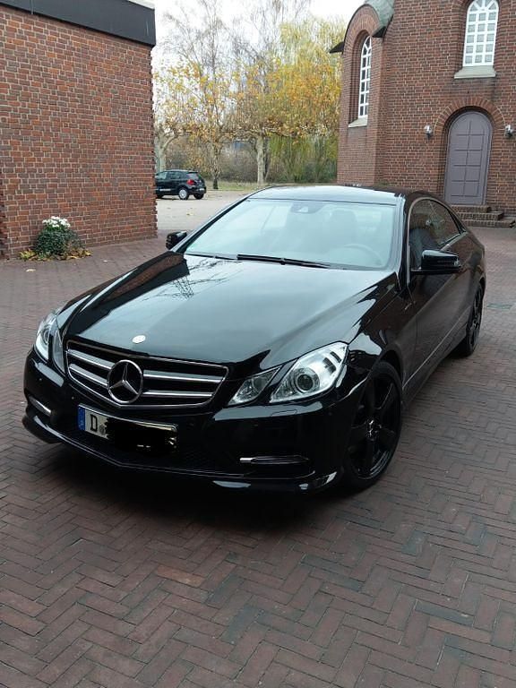Gebraucht Mercedes E200 184 PS (135 kW) 2013 Schwarz Coupé