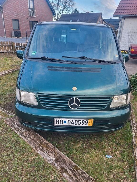 Gebraucht Mercedes V220 122 PS (89 kW) 2002 Grün Van / Kleinbus