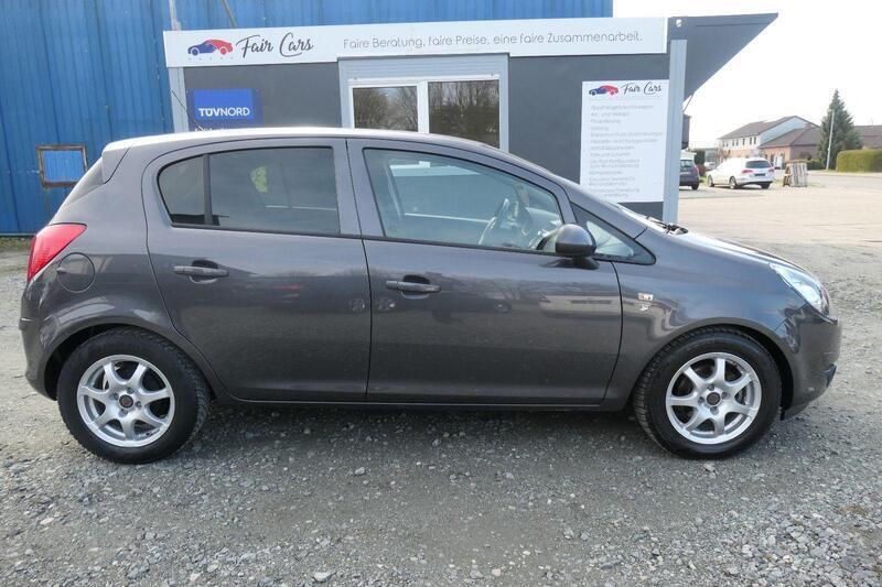 Grau Gebraucht 2011 Opel Corsa Edition Kombi | 5.300 € (Teuer) - Bild 1/4