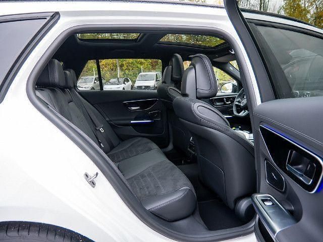 Gebraucht Mercedes C220 AMG line 200 PS (147 kW) 2024 Weiss / polarweiß Kombi
