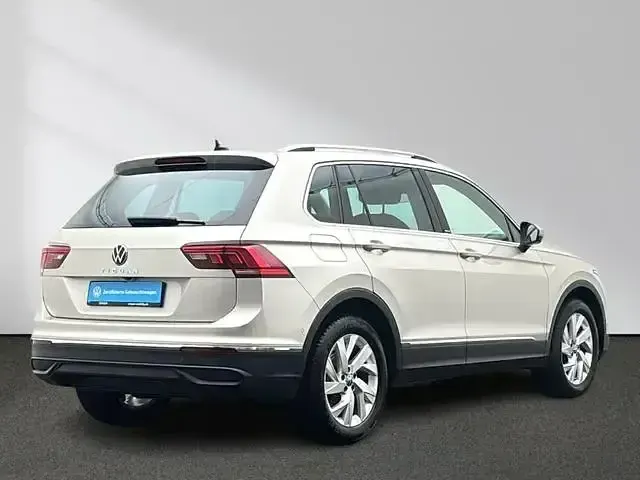 Gebraucht VW Tiguan Move 150 PS (110 kW) 2023 Silber SUV