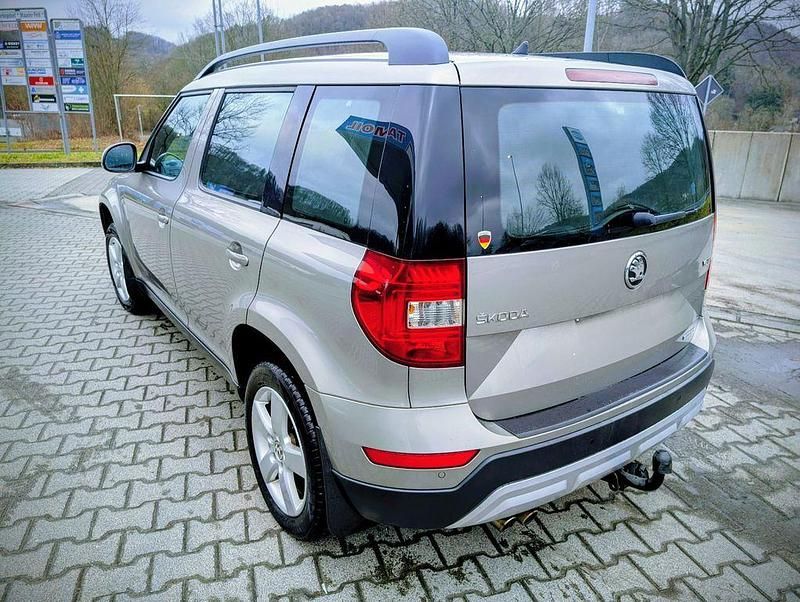 Gebraucht Skoda Yeti GreenLine 105 PS (77 kW) 2014 Beige SUV