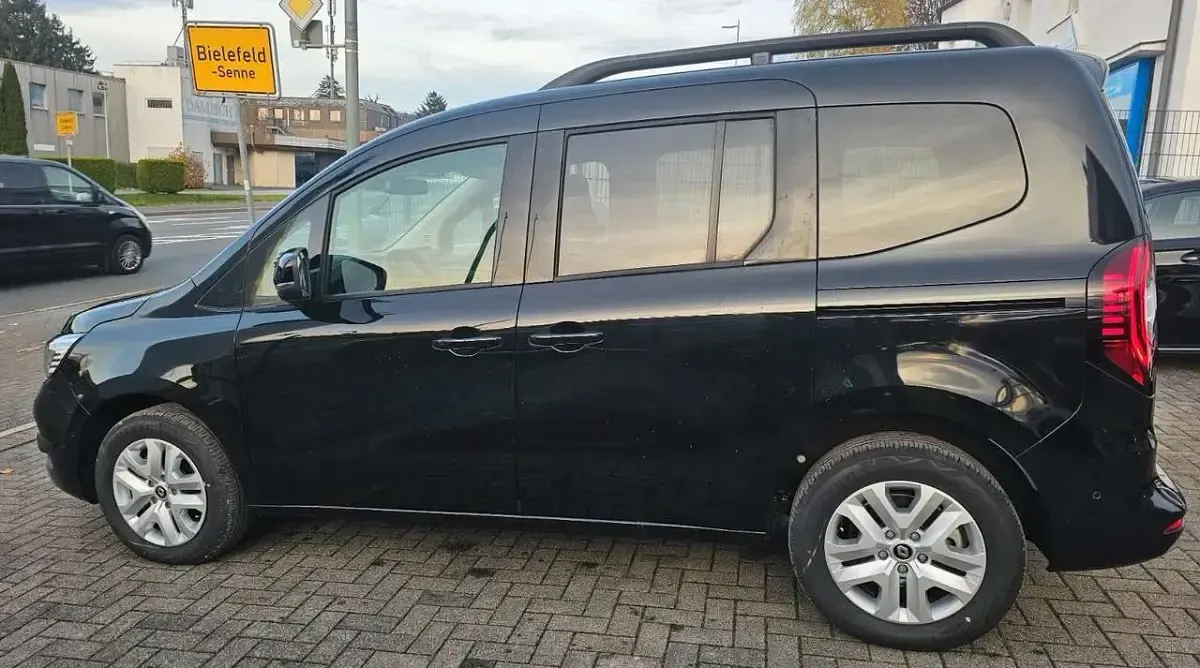 Neu Renault Kangoo Techno 131 PS (96 kW) 2025 Schwarz Van / Kleinbus