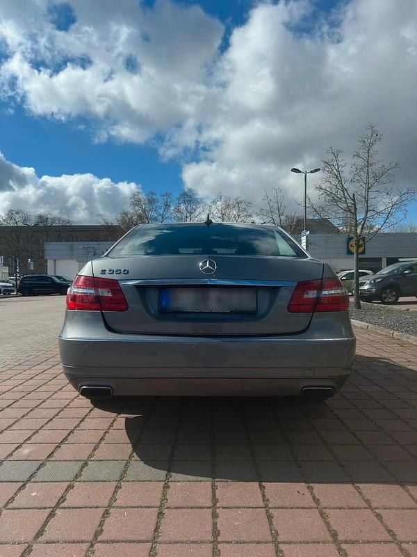 Usata Mercedes E300 252 CV (185 kW) 2011 Grigio Berlina