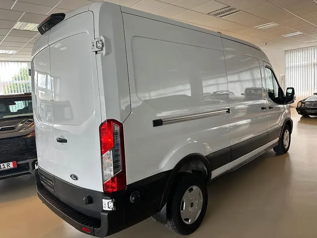 Gebraucht Ford Transit Trend 165 PS (121 kW) 2025 Weiß Van / Kleinbus