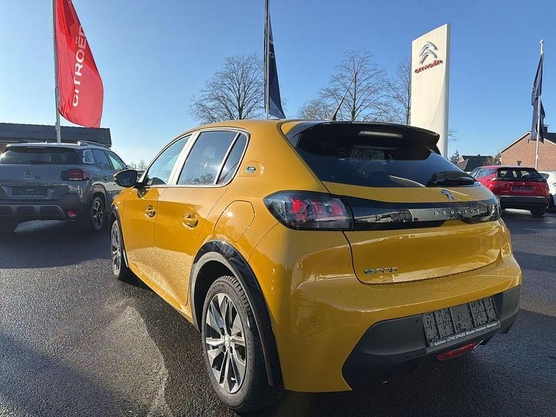 Gebraucht Peugeot 208 Active 100 kW (136 PS) 2022 Gelb Kleinwagen