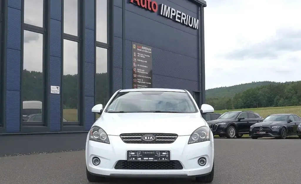 Gebraucht Kia Ceed EX 126 PS (92 kW) 2008 Weiß Kleinwagen