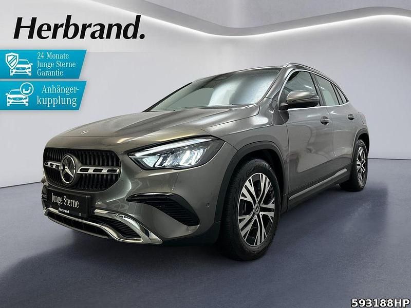 Metalliclack mountaingrau Gebraucht 2024 Mercedes GLA220 Progressive SUV | 43.890 € (Fairer Preis) - Bild 1/4
