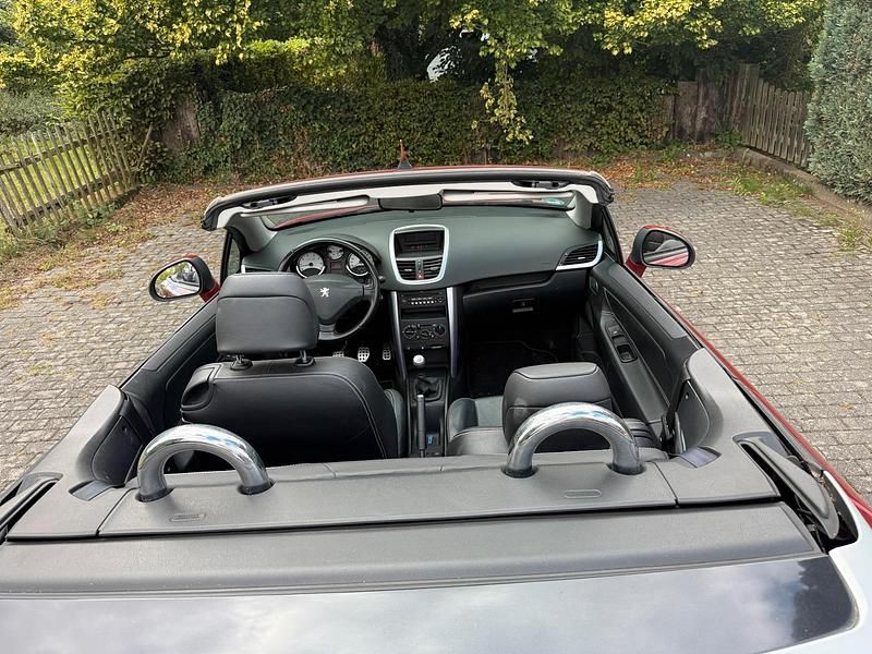 Rot Gebraucht 2007 Peugeot 207 CC Cabrio | 1.200 € (Superpreis) - Bild 1/4
