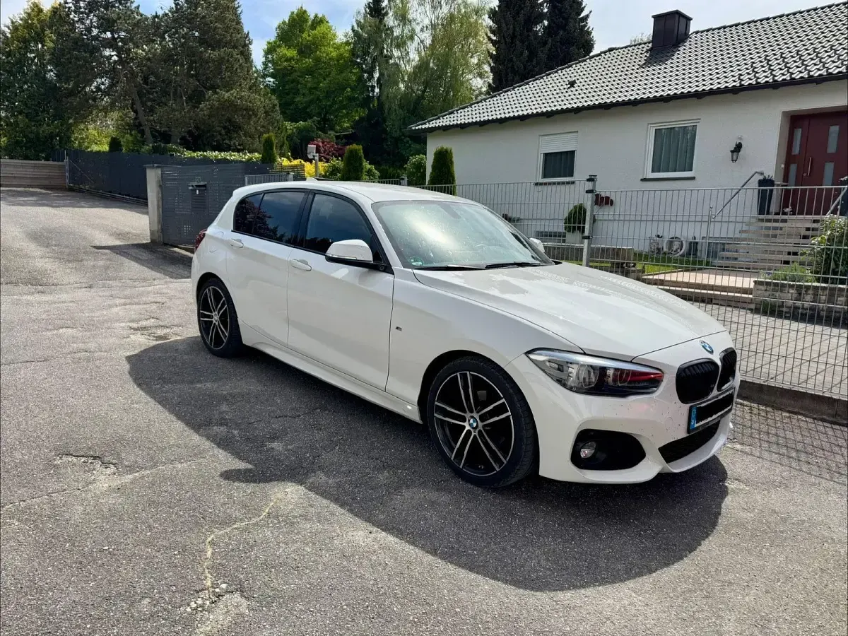 Gebraucht BMW 118 Performance 136 PS (100 kW) 2018 Weiß Kleinwagen