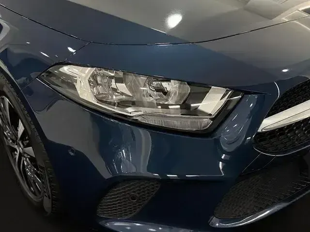 Gebraucht Mercedes A200 Style 150 PS (110 kW) 2021 Blau Limousine