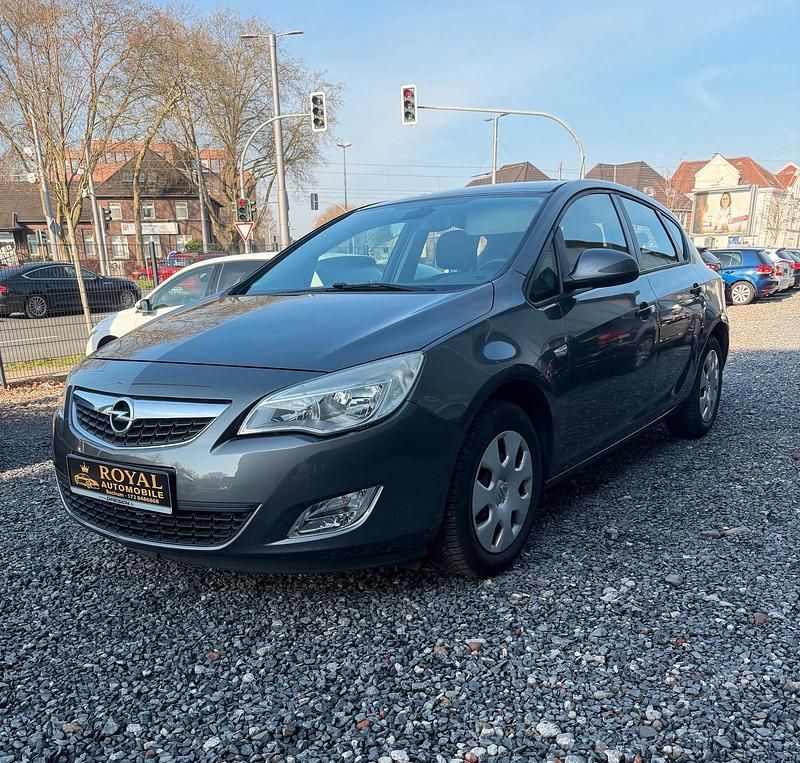 Gebraucht Opel Astra Selection 101 PS (74 kW) 2011 Grau Kleinwagen