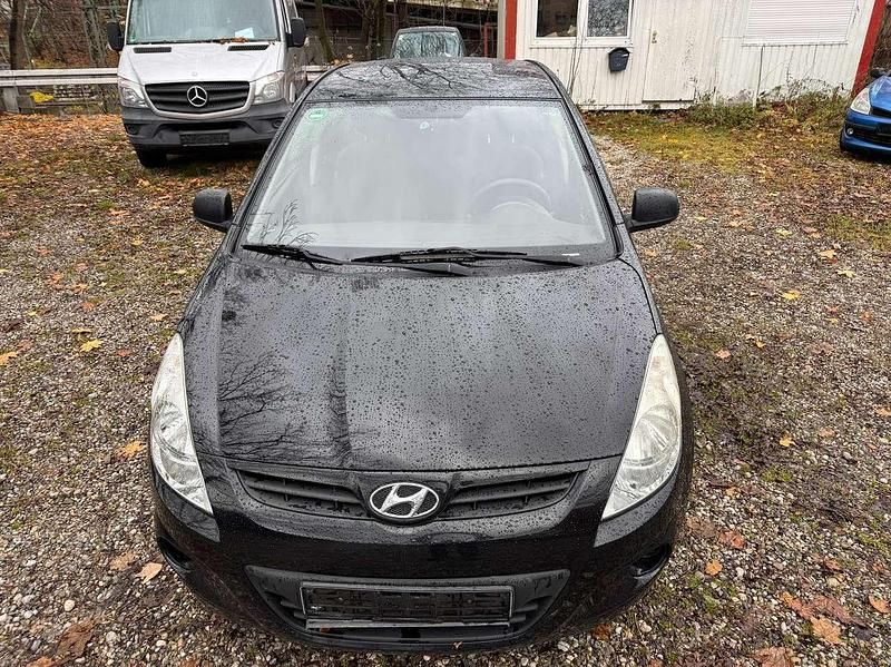 Gebraucht Hyundai i20 Classic 77 PS (56 kW) 2010 Schwarz Limousine
