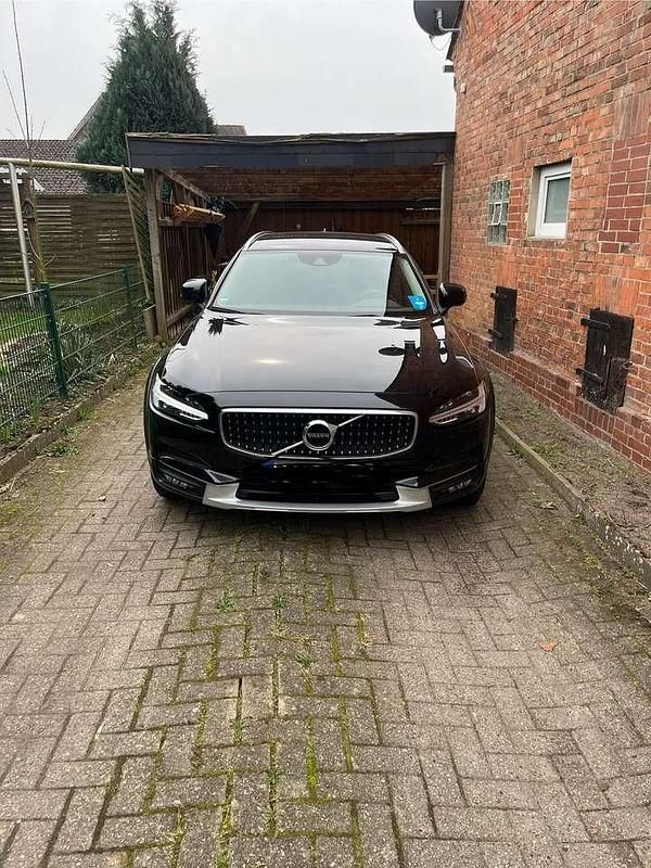 Gebraucht Volvo V90 CC 190 PS (139 kW) 2019 Schwarz Kombi