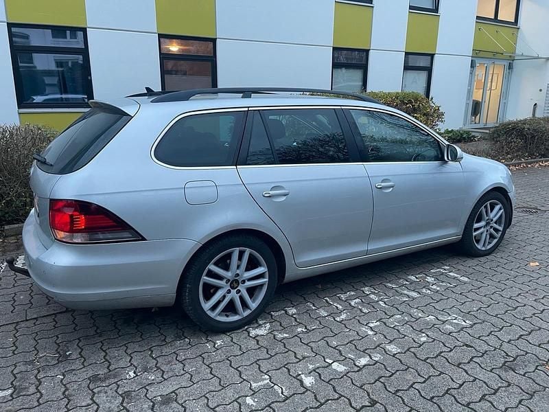 Gebraucht VW Golf VI 140 PS (102 kW) 2011 Silber Kleinwagen