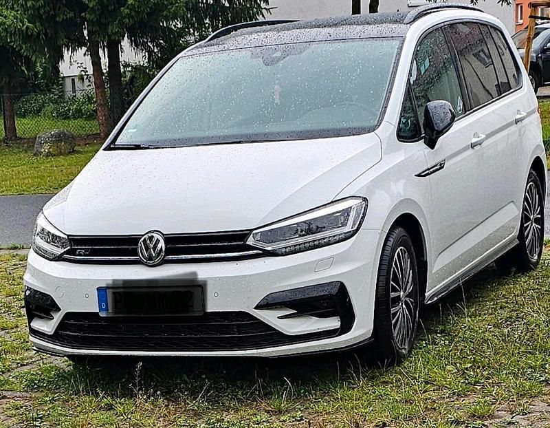 Weiß Gebraucht 2025 VW Touran R-line Van / Kleinbus | 24.000 € (Superpreis) - Bild 1/4