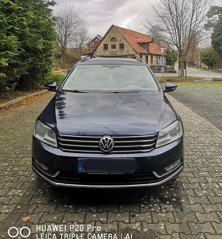 Usata VW Passat 140 CV (102 kW) 2013 Blu Station wagon