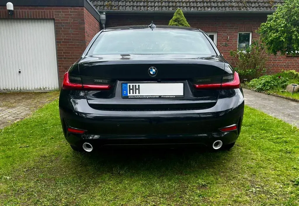 Gebraucht BMW 320 Sport Line 190 PS (139 kW) 2020 Schwarz Limousine