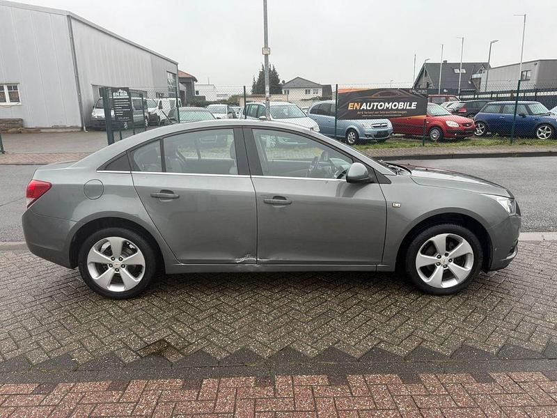 Gebraucht Chevrolet Cruze LT 141 PS (103 kW) 2010 Grau Limousine