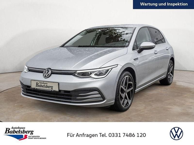 Silber Gebraucht 2021 VW Golf VIII Style Limousine | 24.490 € (Fairer Preis) - Bild 1/4