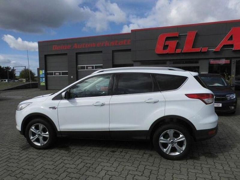 Gebraucht Ford Kuga 150 PS (110 kW) 2017 Weiß SUV