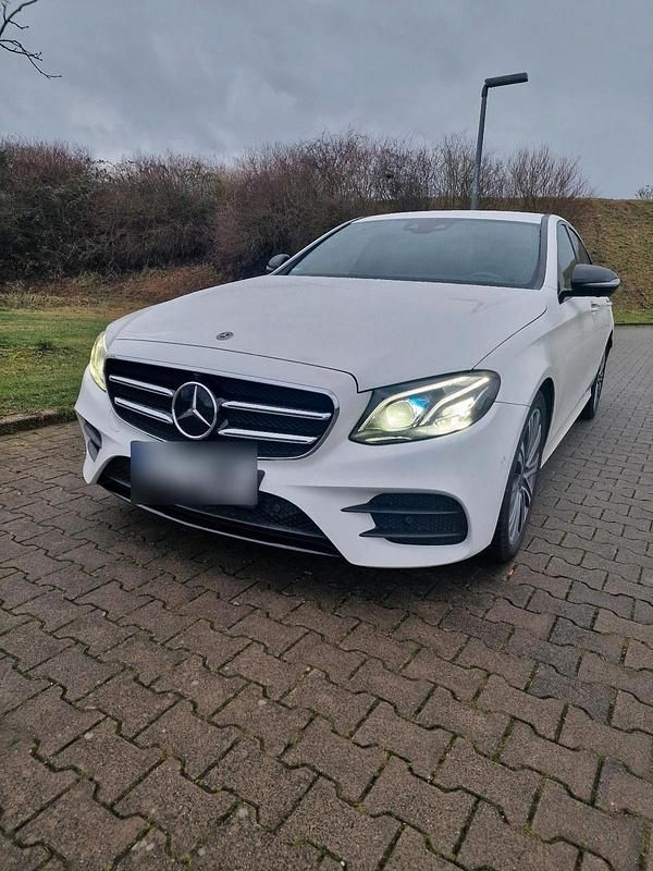 Weiß Gebraucht 2019 Mercedes E400 AMG Limousine | 35.990 € (Fairer Preis) - Bild 1/4