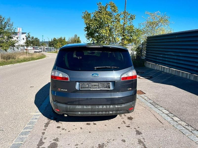 Gebraucht Ford S-MAX Titanium 140 PS (102 kW) 2008 Grau Van / Kleinbus