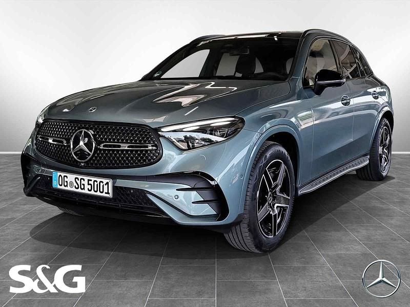 Metalliclack verdesilber Gebraucht 2025 Mercedes GLC220 AMG SUV | 59.900 € (Fairer Preis) - Bild 1/4