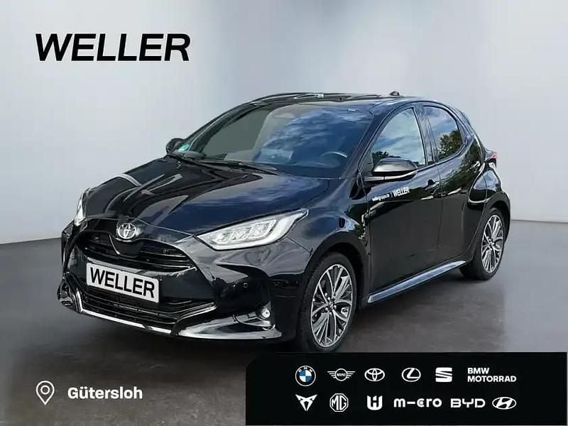 Mysticschwarz mica Neu 2025 Toyota Yaris Hybrid Style Limousine | 29.980 € (Fairer Preis) - Bild 1/3