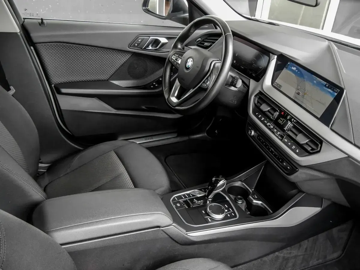 Usado BMW 116 Advantage 116 CV (85 kW) 2024 Blanco Utilitario