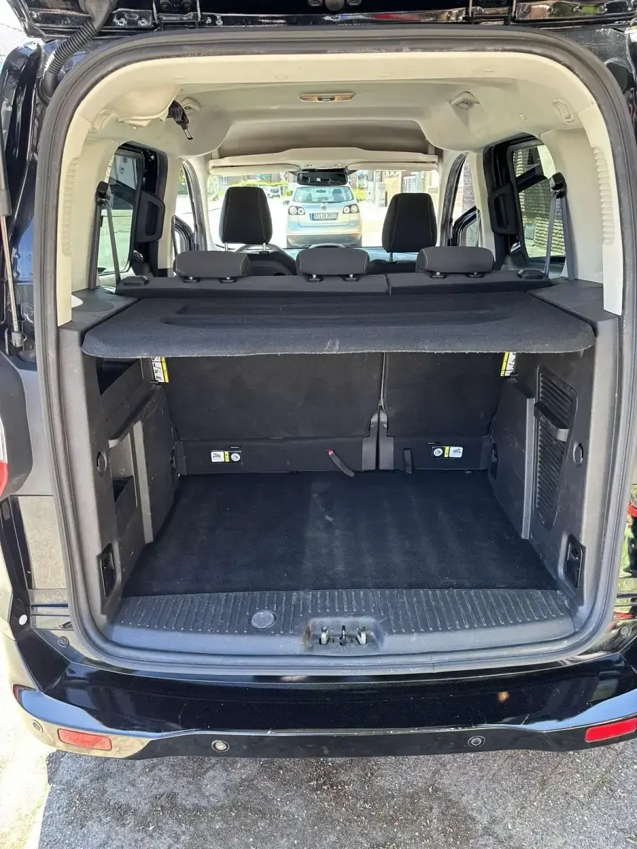 Gebraucht Ford Tourneo Courier 120 PS (88 kW) 2016 Schwarz Van / Kleinbus