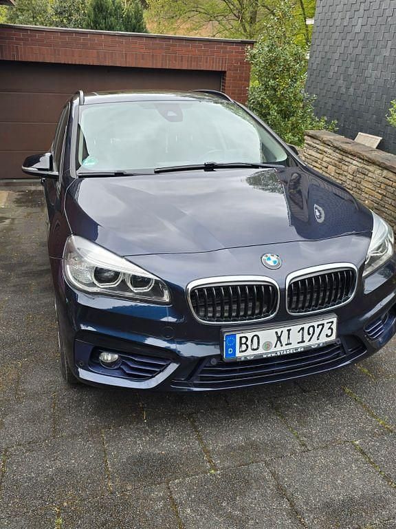 Blau Gebraucht 2016 BMW 216 Gran Tourer Sport Line Van / Kleinbus | 11.500 € (Superpreis) - Bild 1/4