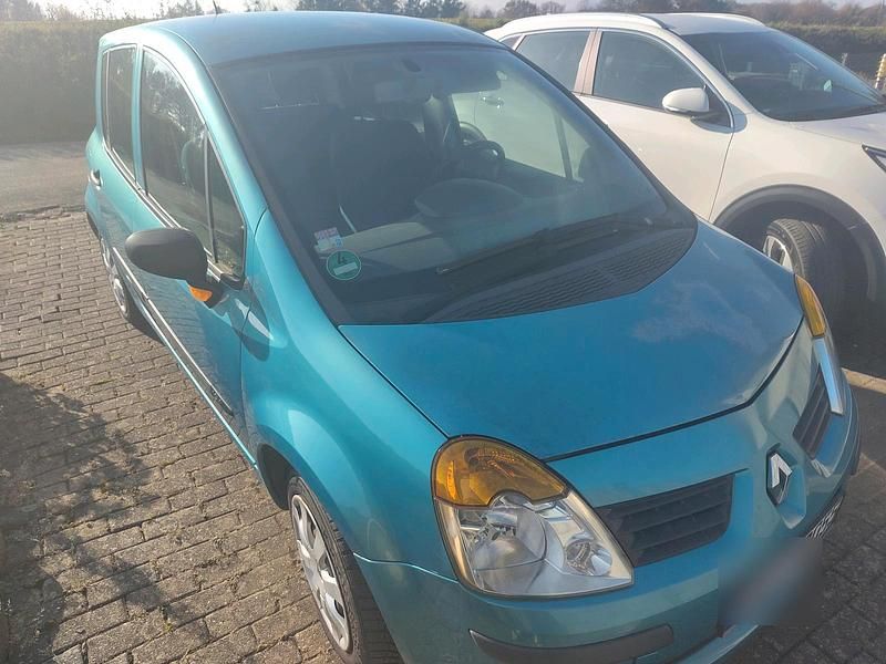 Grün Gebraucht 2004 Renault Modus Van / Kleinbus | 1.100 € (Guter Preis) - Bild 1/4