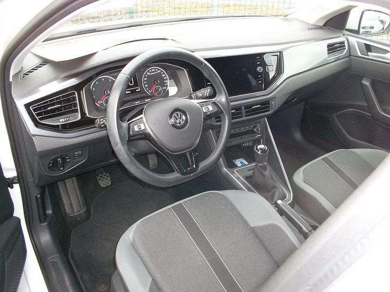 Gebraucht VW Polo Highline 95 PS (69 kW) 2019 Weiß Kleinwagen