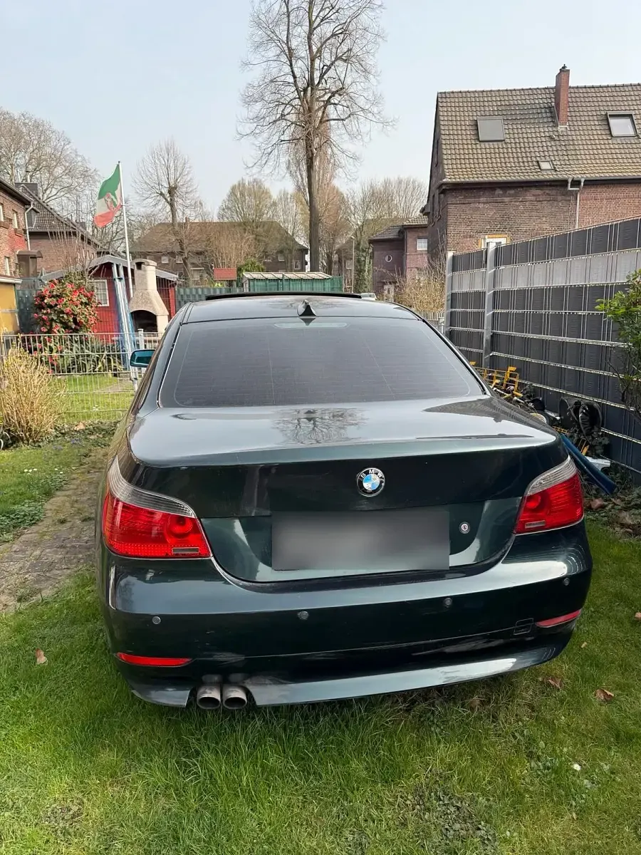 Gebraucht BMW 525 218 PS (160 kW) 2005 Grün Limousine