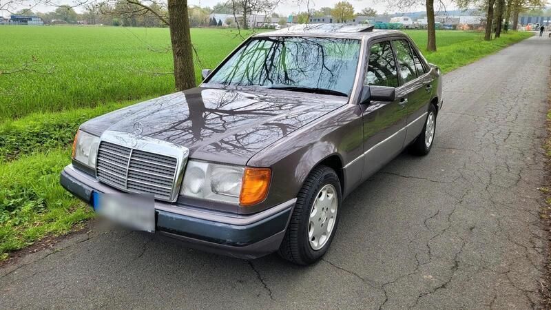 Violet Gebraucht 1990 Mercedes E230 Limousine | 6.250 € - Bild 1/4