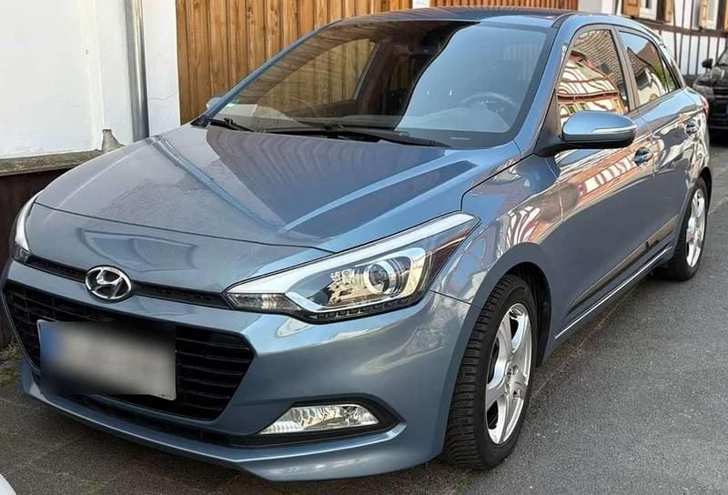 Blau Gebraucht 2018 Hyundai i20 Active Limousine | 9.000 € (Guter Preis) - Bild 1/4